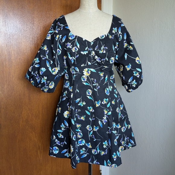 NEW Nicholas Lydia Dress Black Blue Mini Floral Puff Sleeve Size 10 - Picture 3 of 5